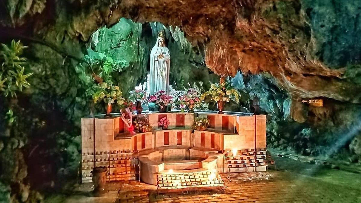 Liburan Spiritual di Gua Maria Kaliori Banyumas: Damai dalam Doa di Tengah Hutan Jati