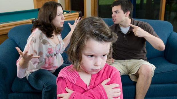 Dampak Buruk Bertengkar Di Depan Anak Yang Bisa Merusak Mentalnya